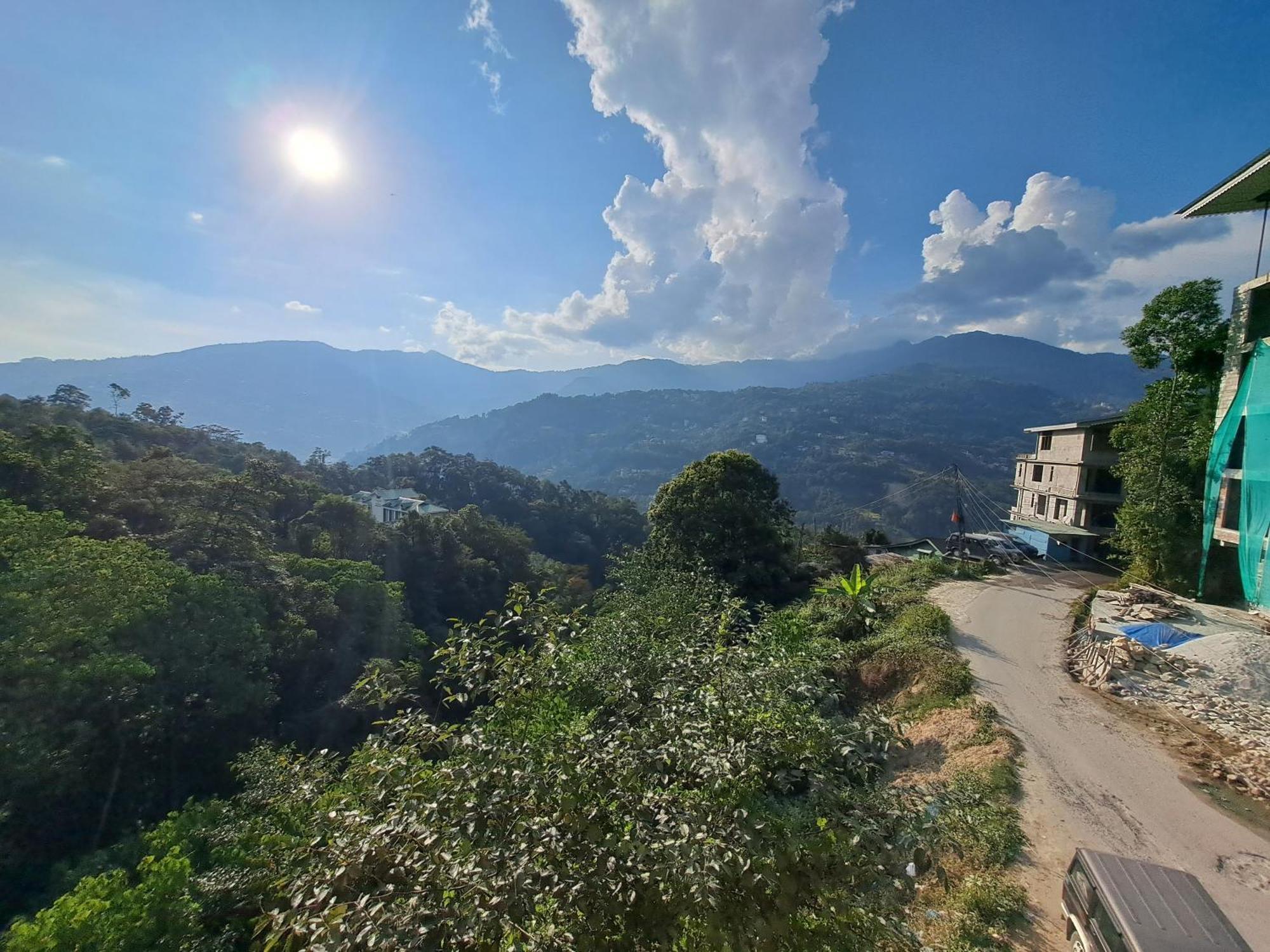 Snow White Retreat Hotel And Restaurant Gangtok Exterior photo